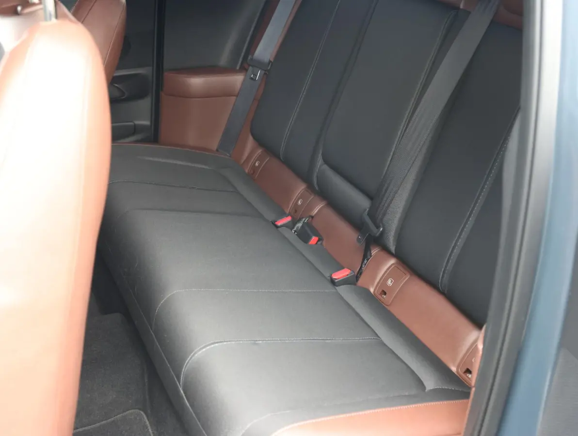e-SkyActiv EV 145 Advantage 36 kWh Camera | ACCU 95% | Elektrisch verstelbare stoelen | LEER | Stoelverwarming | Navigatie | Climate Control Tweezeidig | Apple CarPlay & Android Auto