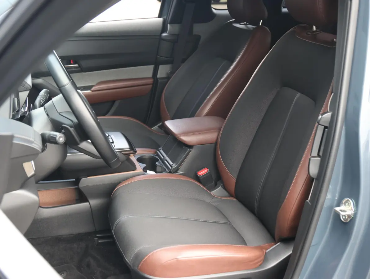 e-SkyActiv EV 145 Advantage 36 kWh Camera | ACCU 95% | Elektrisch verstelbare stoelen | LEER | Stoelverwarming | Navigatie | Climate Control Tweezeidig | Apple CarPlay & Android Auto