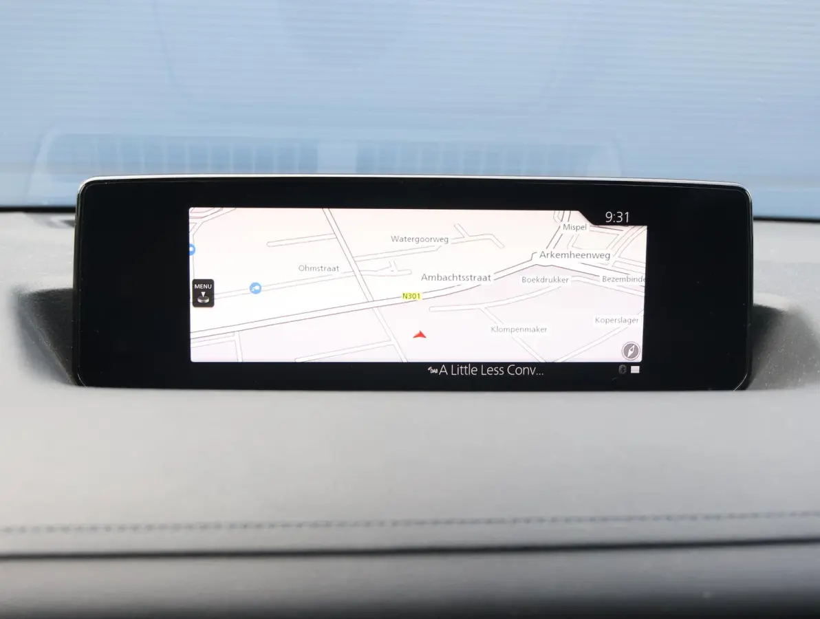 e-SkyActiv EV 145 Advantage 36 kWh Camera | ACCU 95% | Elektrisch verstelbare stoelen | LEER | Stoelverwarming | Navigatie | Climate Control Tweezeidig | Apple CarPlay & Android Auto
