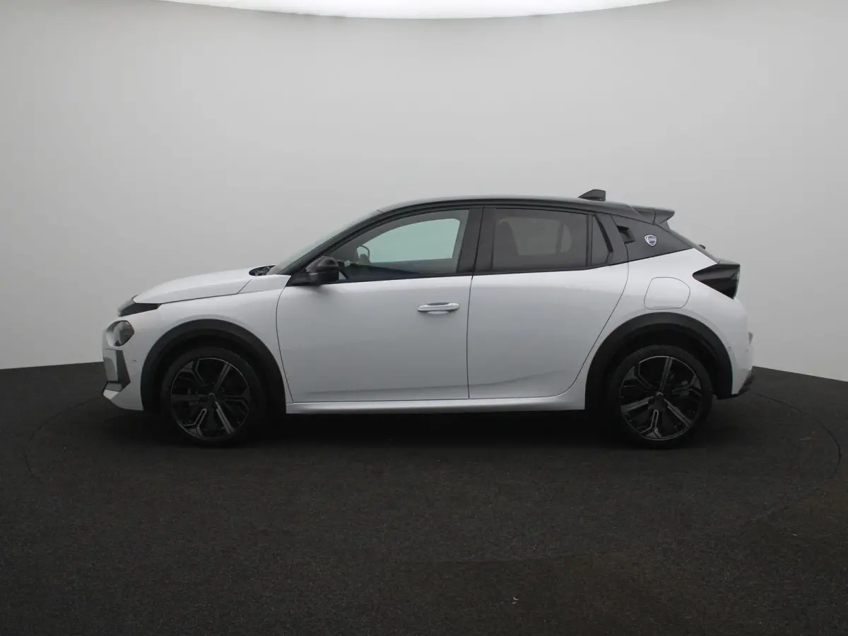 1.2 Turbo Hybrid HF Line 110pk | NAVI | 17'' Velgen | S.A.L.A. Pro | Parkeercamera |