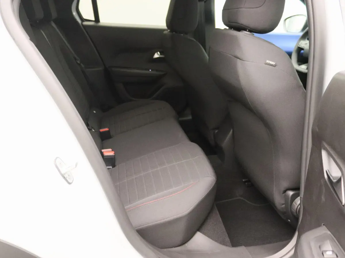 1.2 Turbo Hybrid HF Line 110pk | NAVI | 17'' Velgen | S.A.L.A. Pro | Parkeercamera |