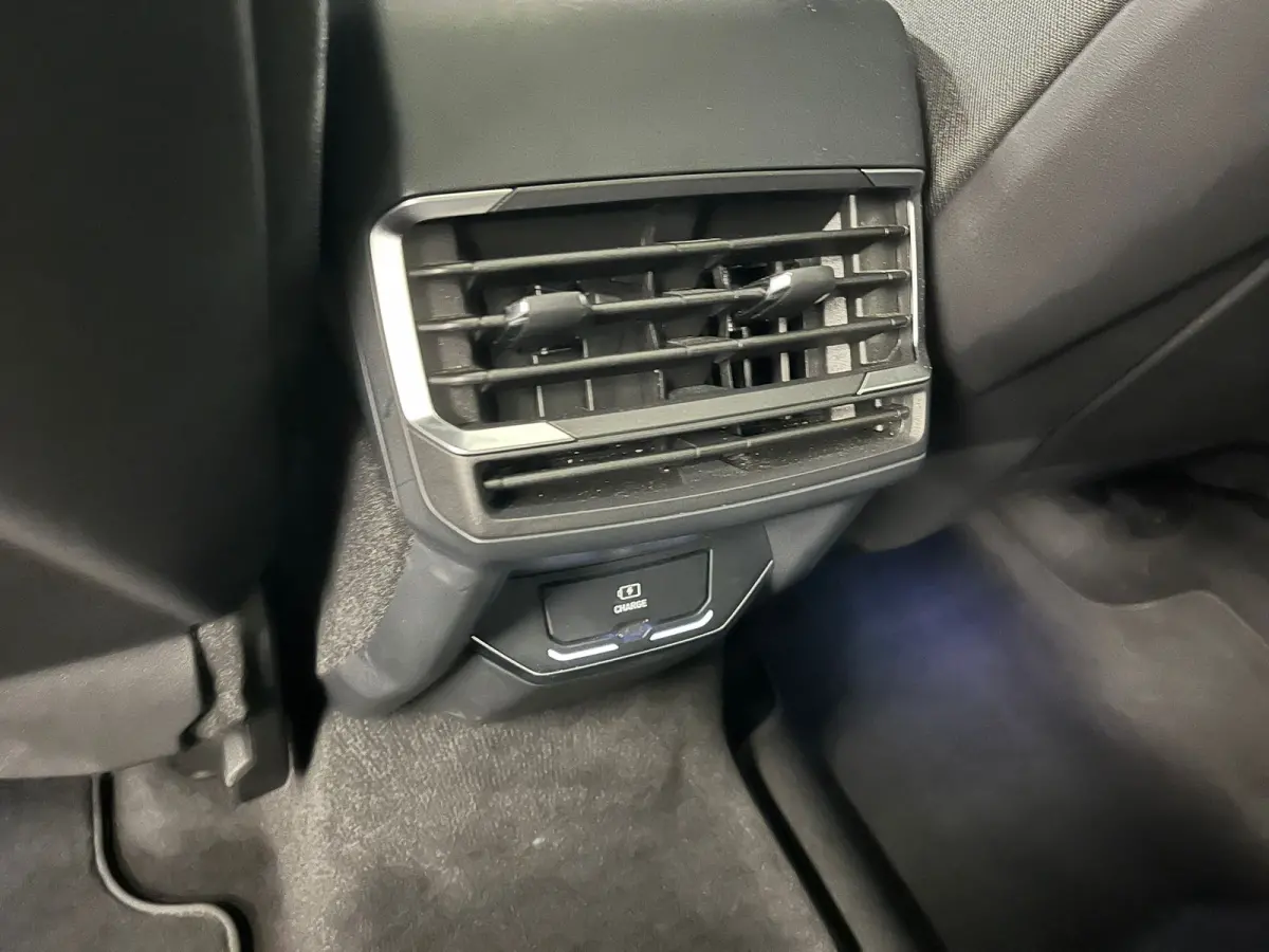 1.5 | Achteruitrijcamera | Panoramadak | Cruise control adaptief | BLIS |