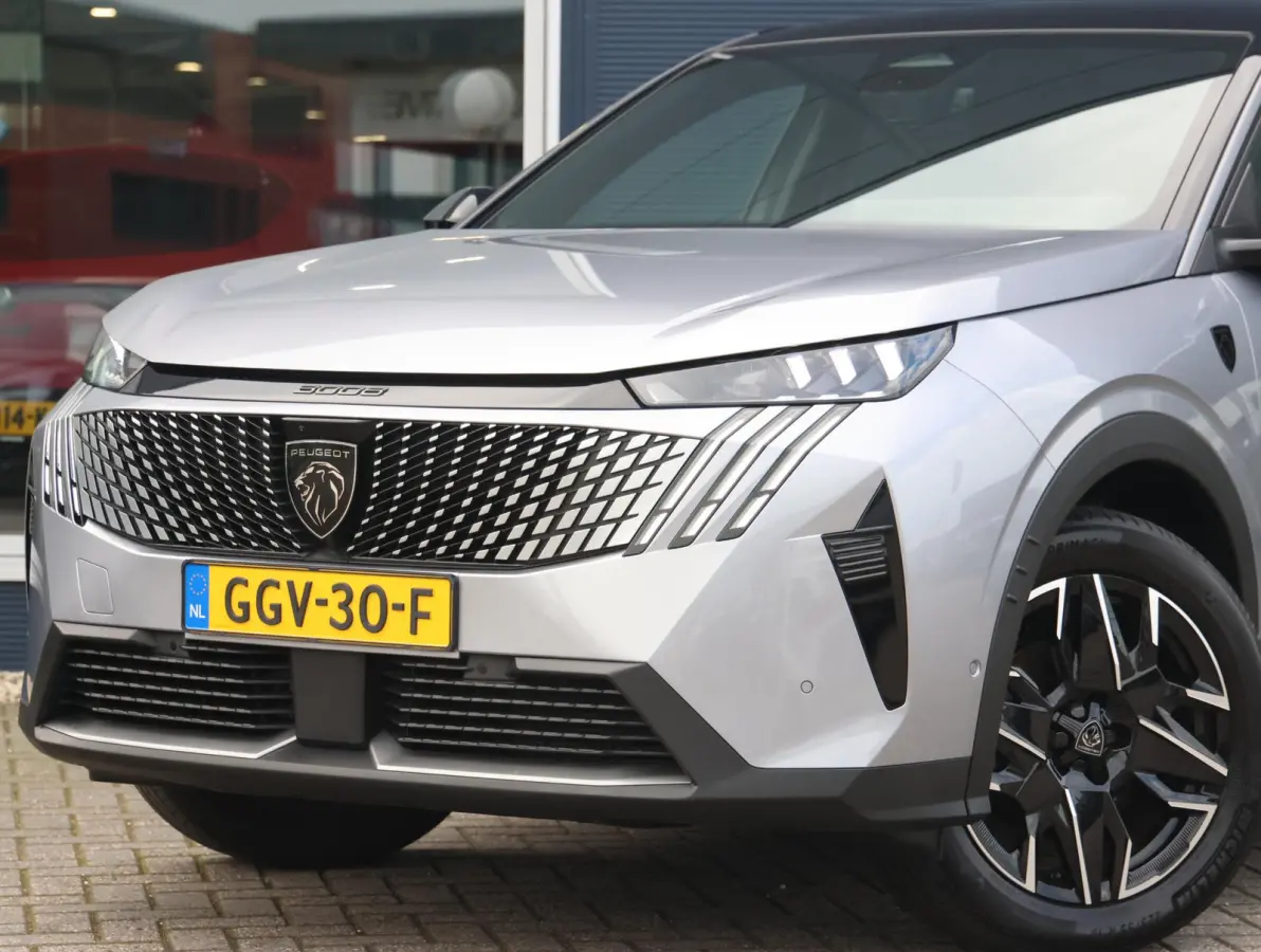 1.2 Hybrid 136 GT Automaat | Stoel-Stuurverwarming | Elektrische achterklep | Navigatie | 360 Camera | Apple Carplay & Android Auto