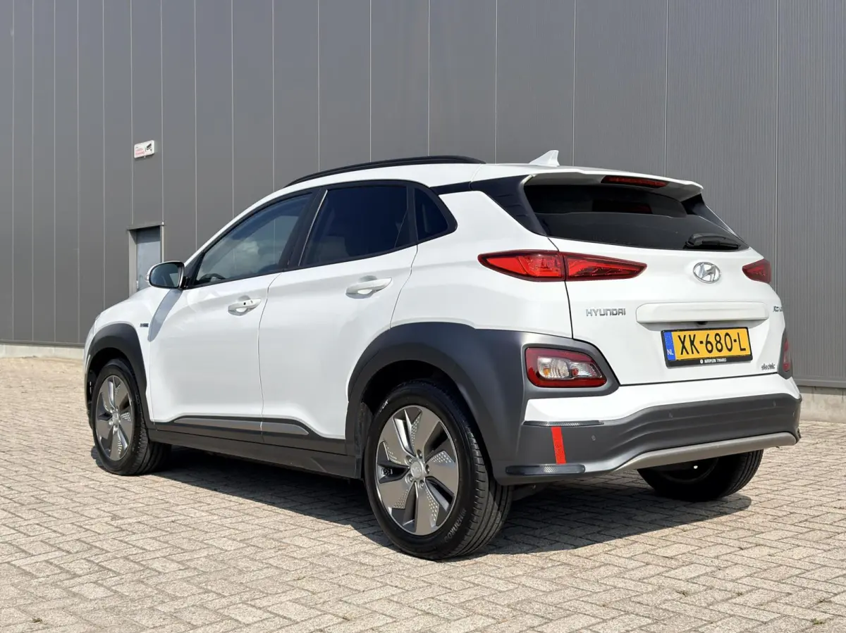 EV Premium 64 kWh Automaat|Carplay|Warmtepomp|Dealer OH|