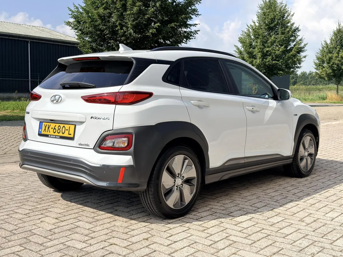 EV Premium 64 kWh Automaat|Carplay|Warmtepomp|Dealer OH|
