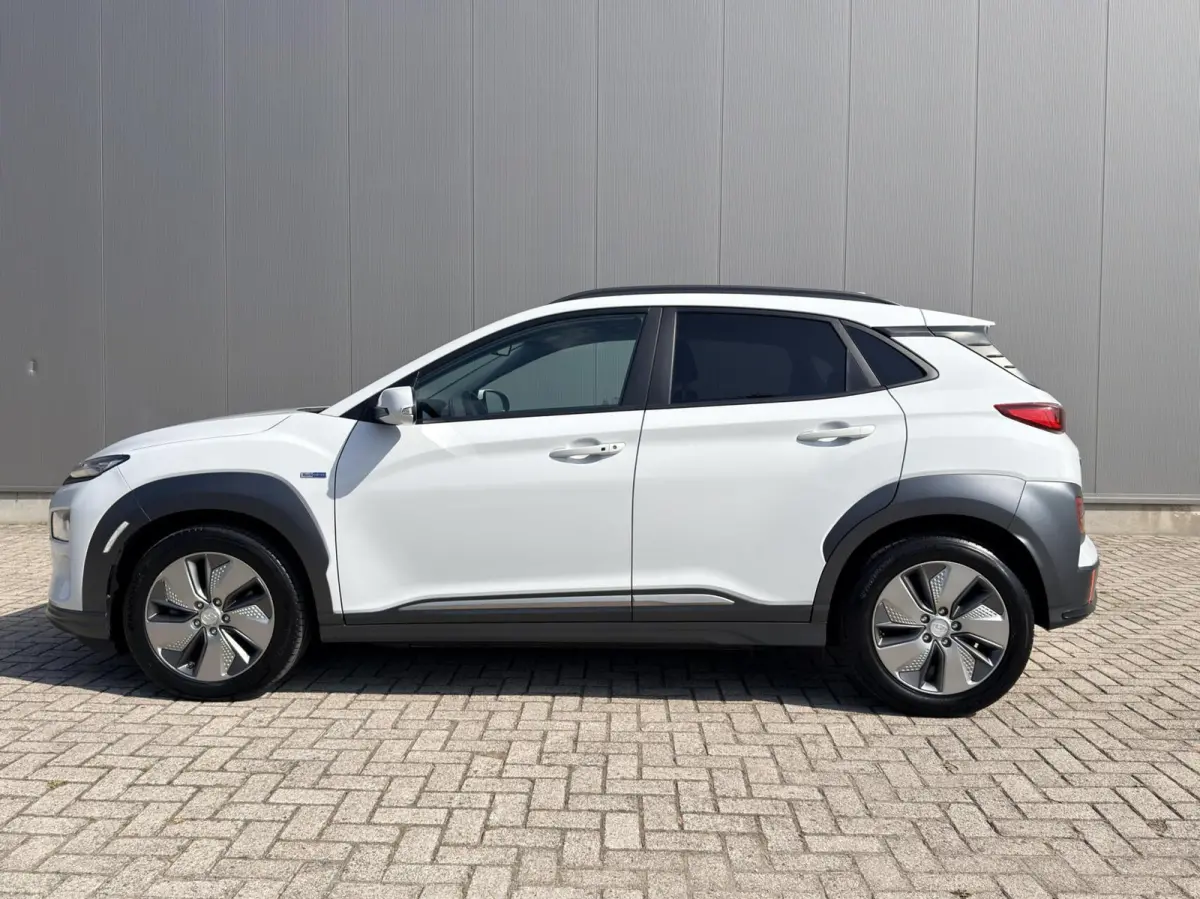 EV Premium 64 kWh Automaat|Carplay|Warmtepomp|Dealer OH|