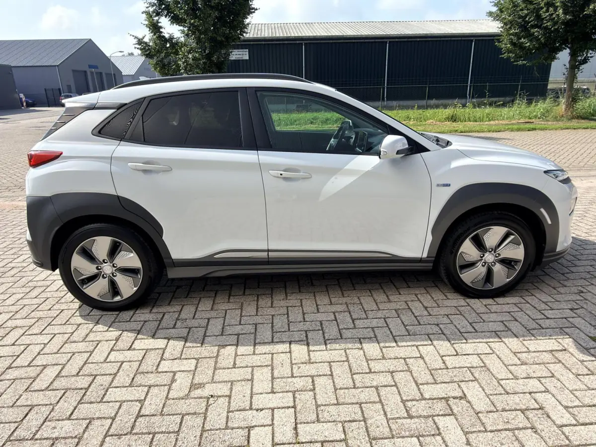 EV Premium 64 kWh Automaat|Carplay|Warmtepomp|Dealer OH|