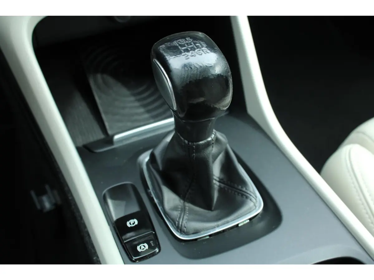 1.5 T3 Inscription | Stoel + Stuurwielverwarming | Harman & Kardon |  Parkeercamera |