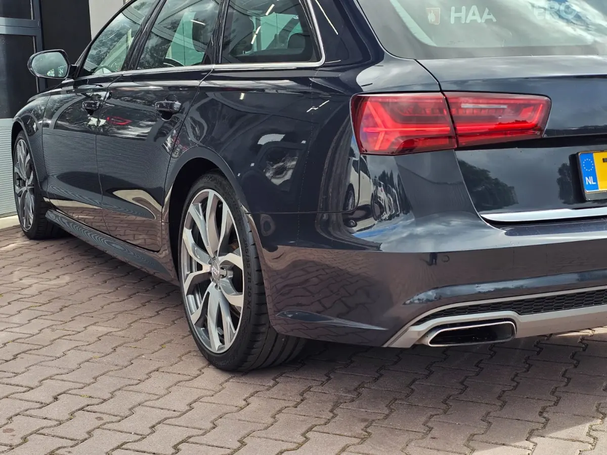 1.8 TFSI Ultra Advance Sport | Automaat | S-line | Navi | Elek. achterklep | Keyless | Sportstoelen | PDC voor + achter | Zwarte hemel |