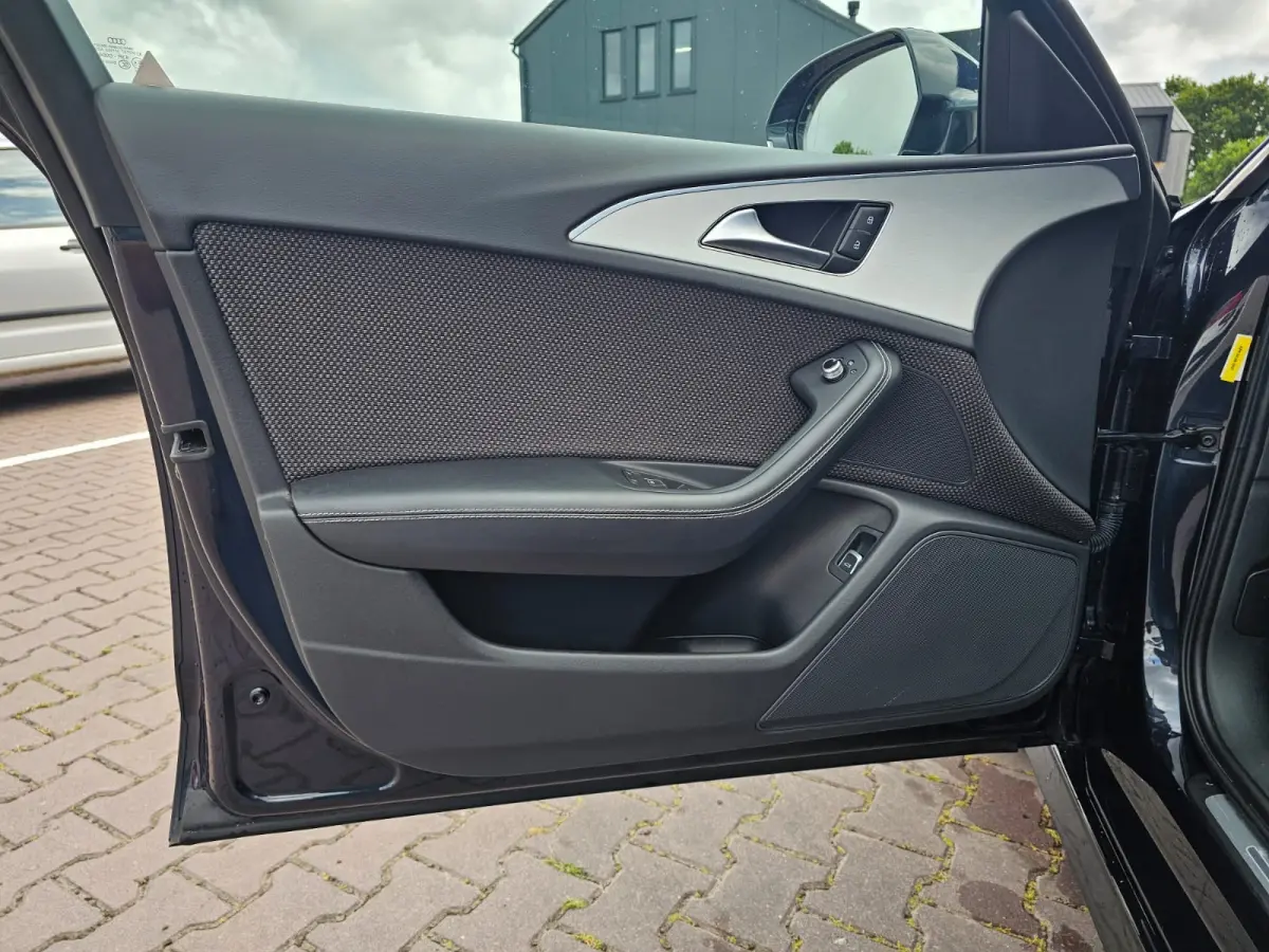 1.8 TFSI Ultra Advance Sport | Automaat | S-line | Navi | Elek. achterklep | Keyless | Sportstoelen | PDC voor + achter | Zwarte hemel |