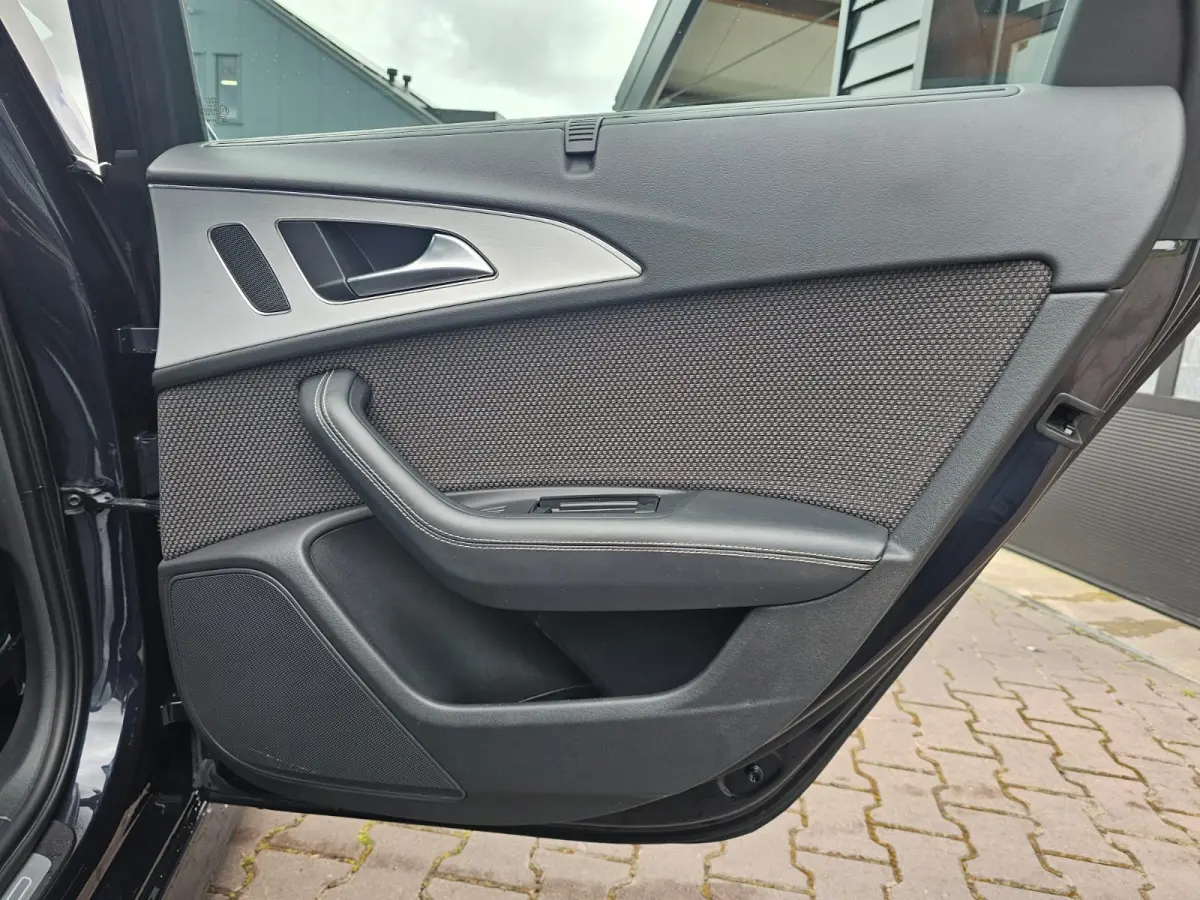 1.8 TFSI Ultra Advance Sport | Automaat | S-line | Navi | Elek. achterklep | Keyless | Sportstoelen | PDC voor + achter | Zwarte hemel |