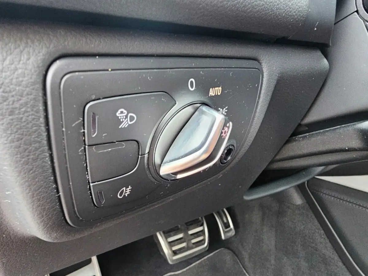 1.8 TFSI Ultra Advance Sport | Automaat | S-line | Navi | Elek. achterklep | Keyless | Sportstoelen | PDC voor + achter | Zwarte hemel |