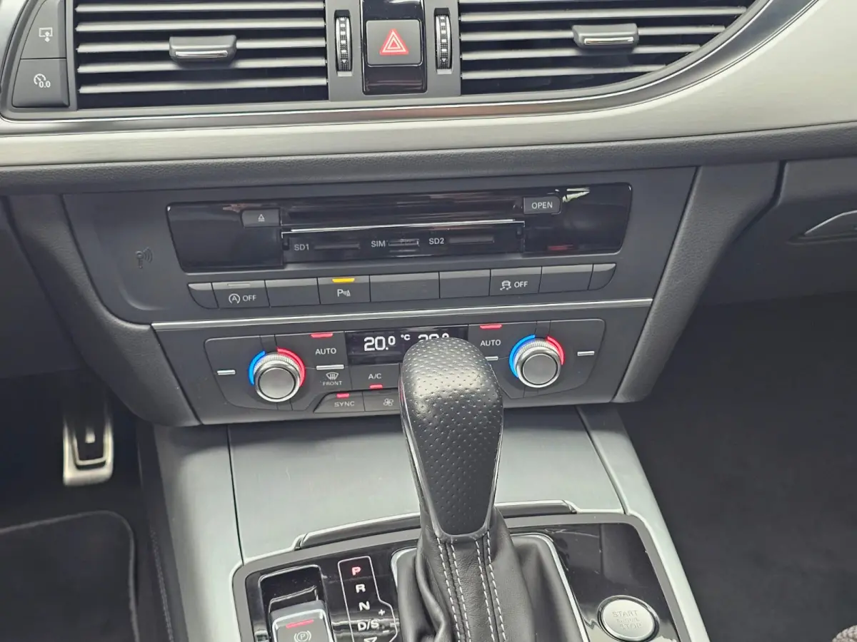1.8 TFSI Ultra Advance Sport | Automaat | S-line | Navi | Elek. achterklep | Keyless | Sportstoelen | PDC voor + achter | Zwarte hemel |