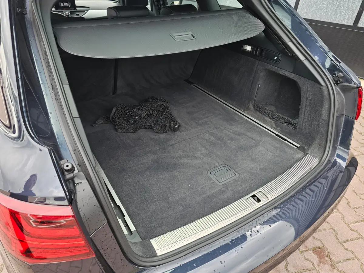 1.8 TFSI Ultra Advance Sport | Automaat | S-line | Navi | Elek. achterklep | Keyless | Sportstoelen | PDC voor + achter | Zwarte hemel |