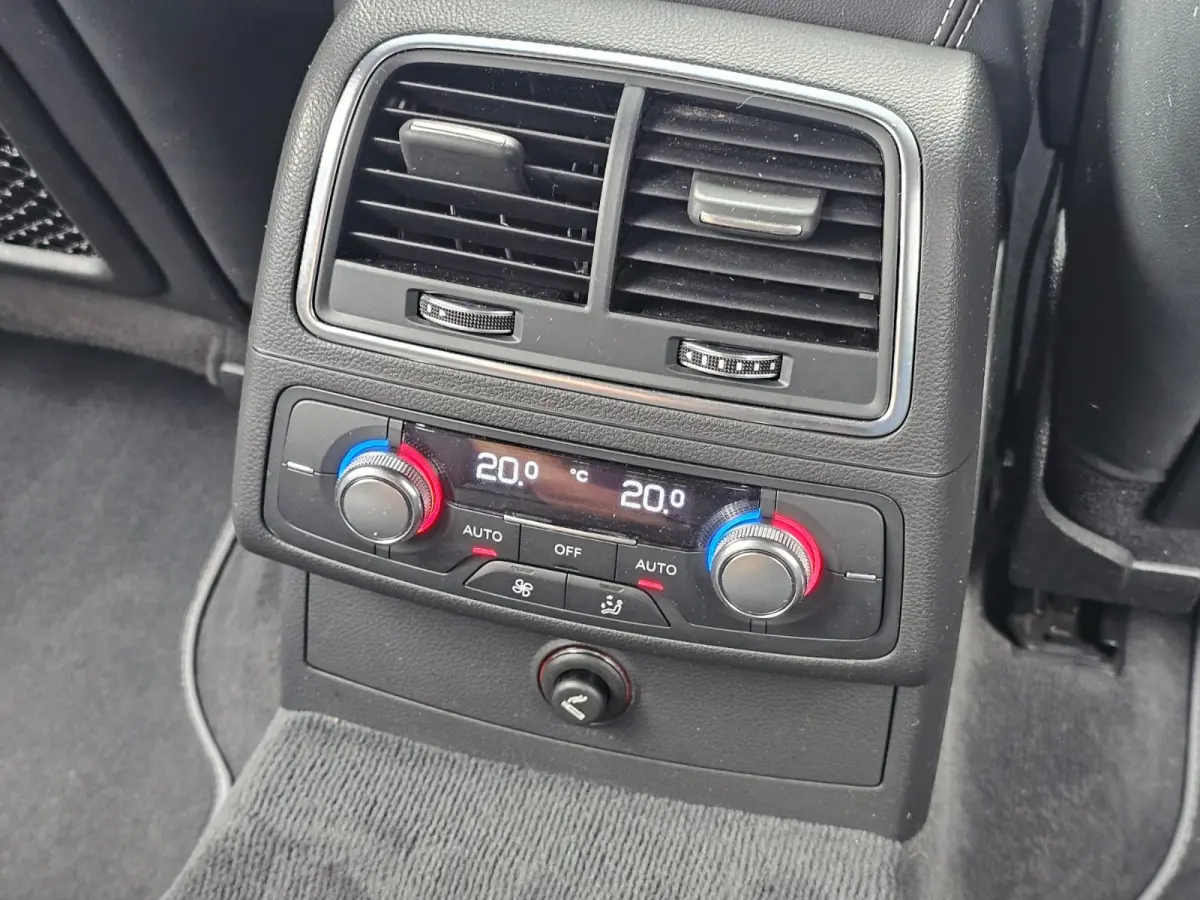 1.8 TFSI Ultra Advance Sport | Automaat | S-line | Navi | Elek. achterklep | Keyless | Sportstoelen | PDC voor + achter | Zwarte hemel |