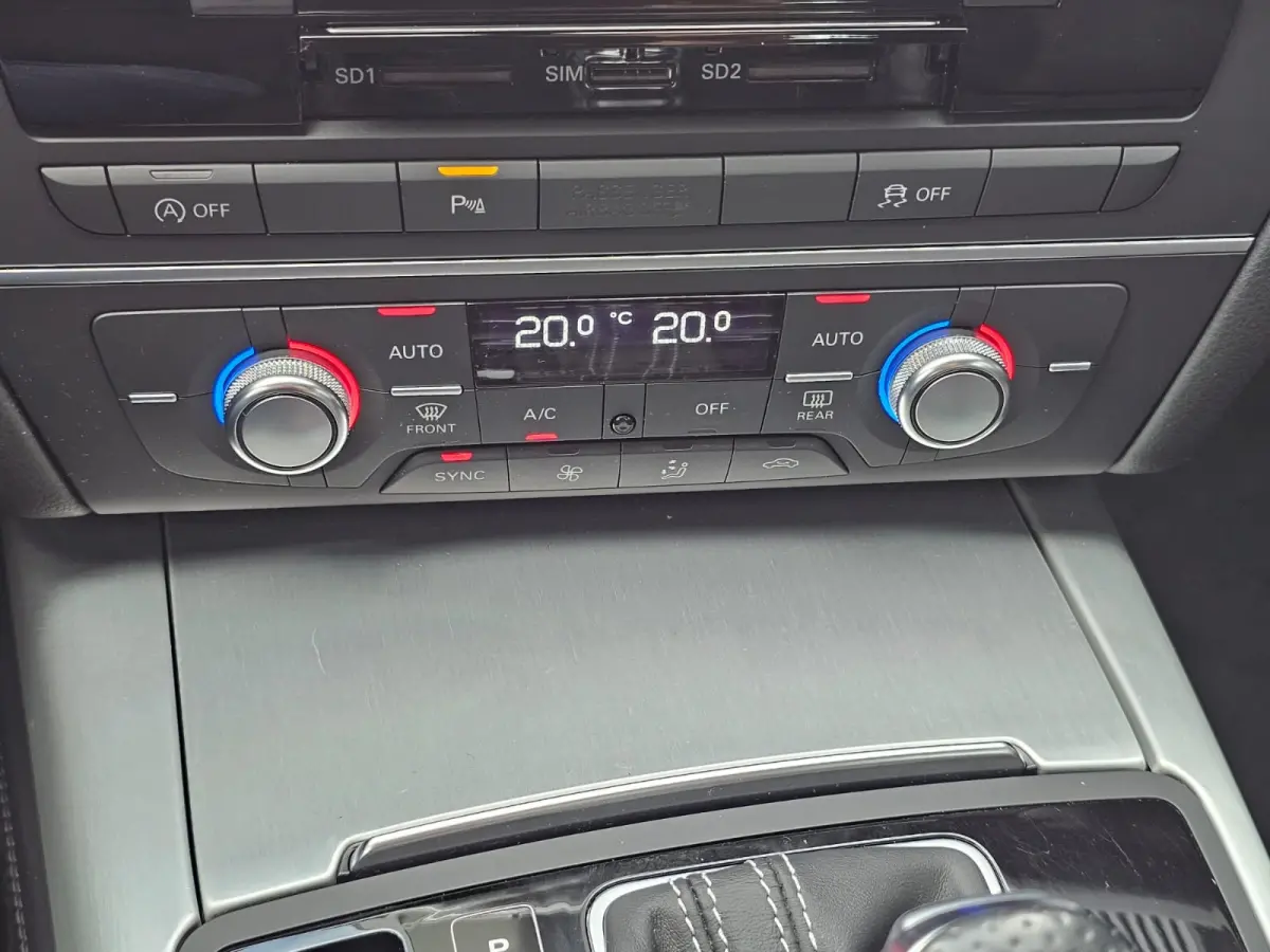 1.8 TFSI Ultra Advance Sport | Automaat | S-line | Navi | Elek. achterklep | Keyless | Sportstoelen | PDC voor + achter | Zwarte hemel |