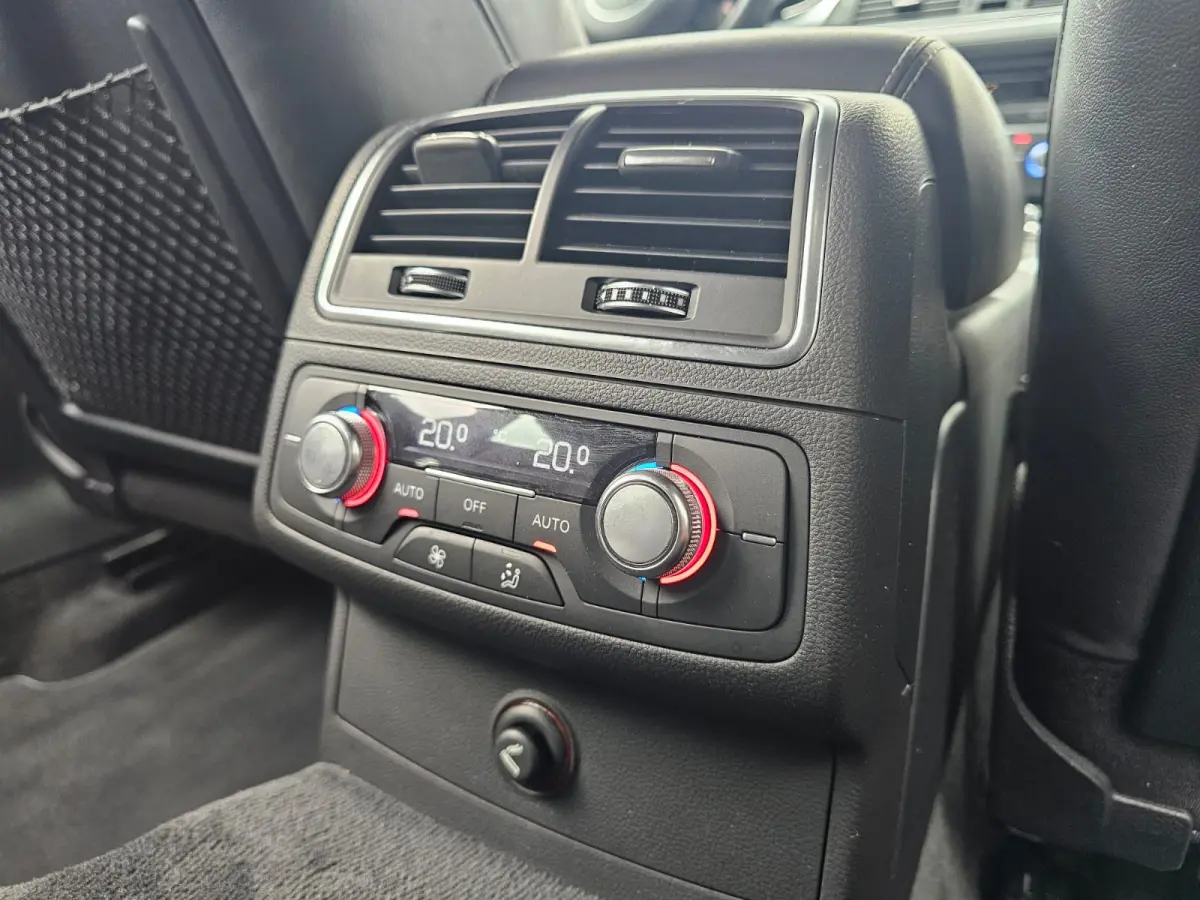 1.8 TFSI Ultra Advance Sport | Automaat | S-line | Navi | Elek. achterklep | Keyless | Sportstoelen | PDC voor + achter | Zwarte hemel |