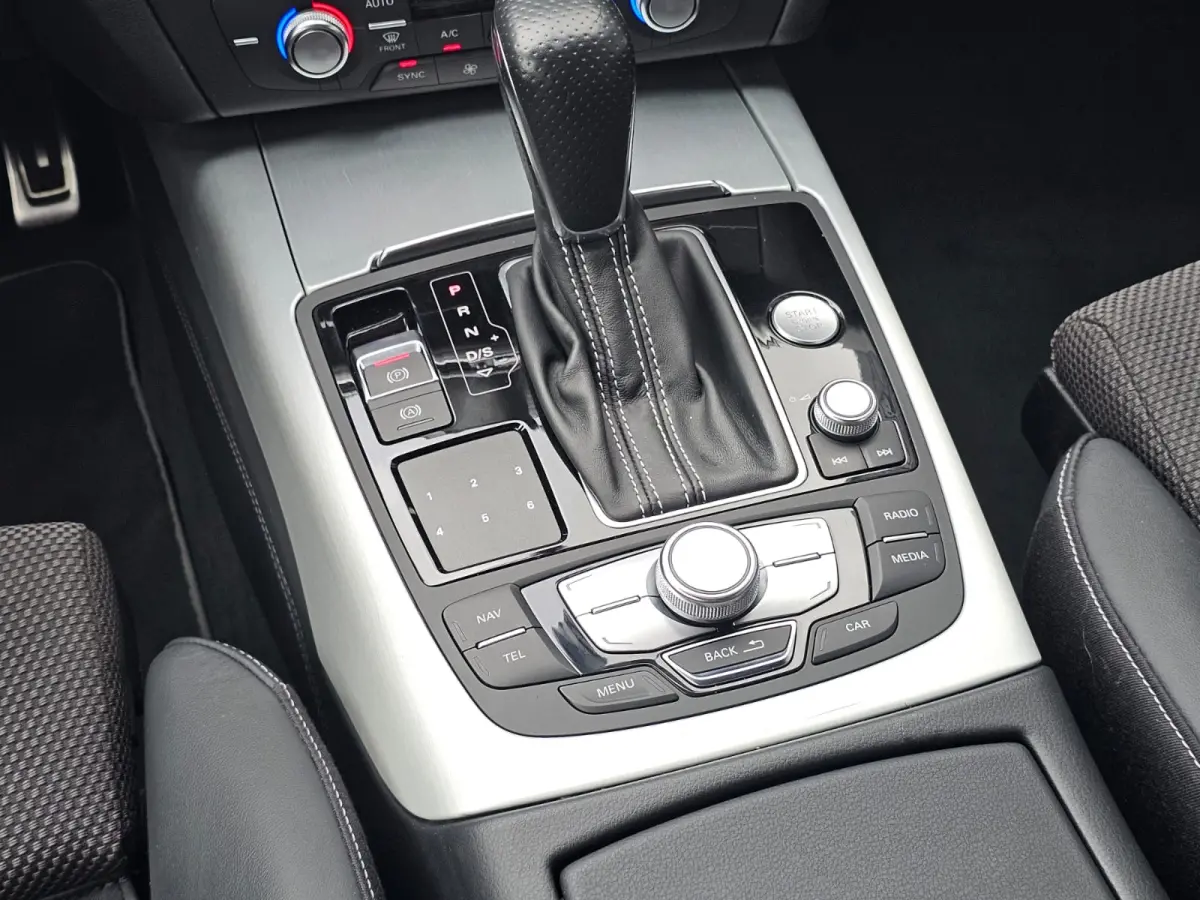 1.8 TFSI Ultra Advance Sport | Automaat | S-line | Navi | Elek. achterklep | Keyless | Sportstoelen | PDC voor + achter | Zwarte hemel |