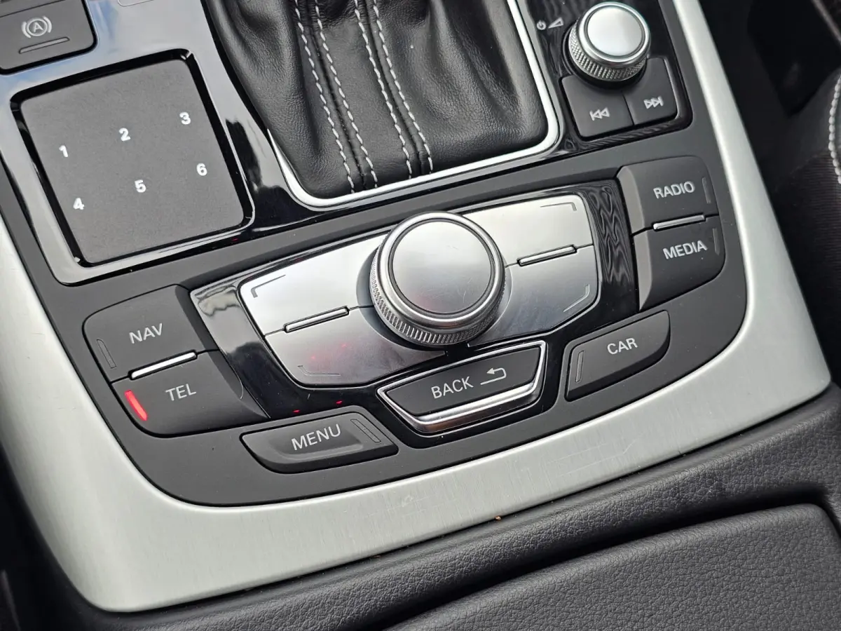 1.8 TFSI Ultra Advance Sport | Automaat | S-line | Navi | Elek. achterklep | Keyless | Sportstoelen | PDC voor + achter | Zwarte hemel |