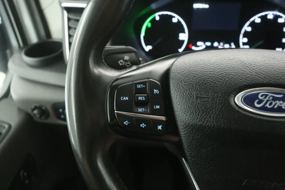 L3H3 68 kWh 184PK | Snelladen | SOH 95% | Clima | Camera | Cruise | 3 Zits | Carplay