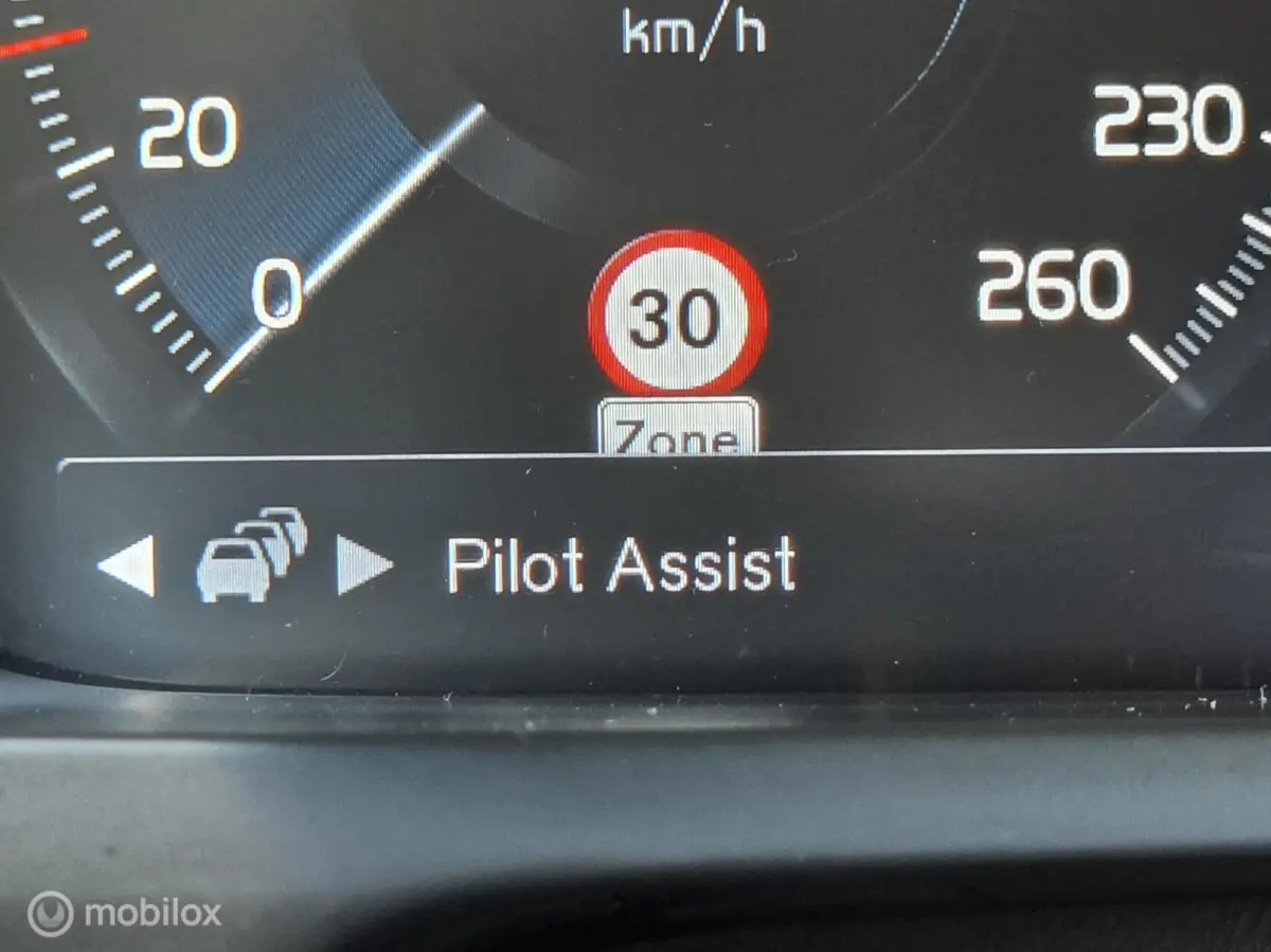 2.0 T6 AWD INSCRIPTION LUCHT B&W ACC HUD PANO TREKHAAK