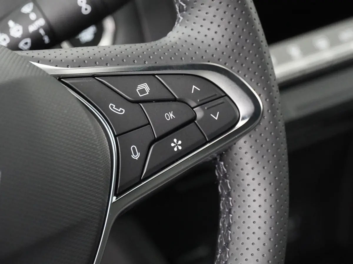 techno TCe 115 | Pack advanced driving assist | Pack Winter | All-seasonbanden |