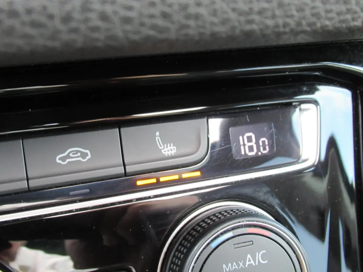 1.4 TSI Highline Business R | Automaat | Panoramadak | Trekhaak | Apple carplay