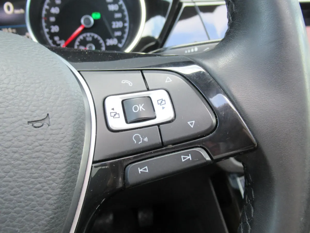 1.4 TSI Highline Business R | Automaat | Panoramadak | Trekhaak | Apple carplay