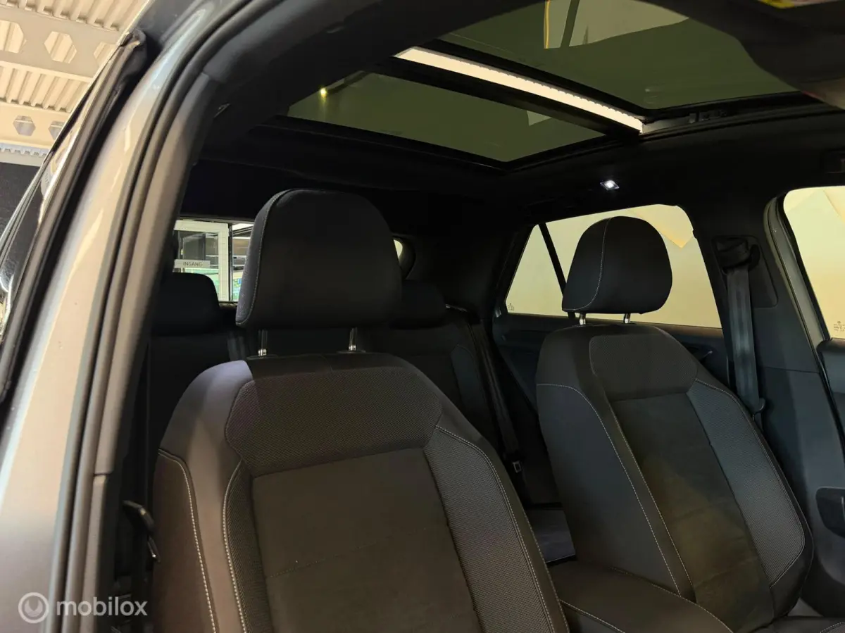 1.5 TSI 3X R-Line Panorama/Keyless/Black Style/
