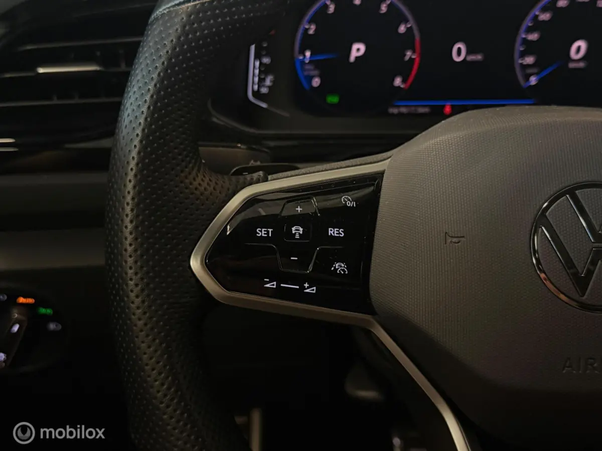 1.5 TSI 3X R-Line Panorama/Keyless/Black Style/