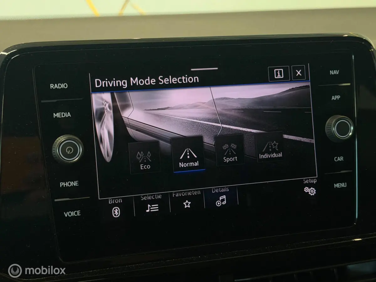 1.5 TSI 3X R-Line Panorama/Keyless/Black Style/