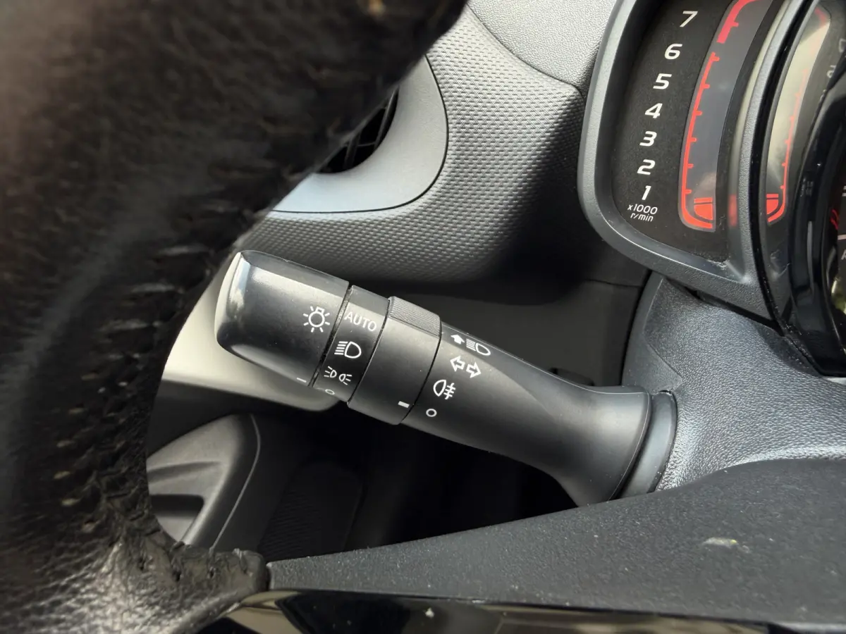 1.0 VTi Shine / Leder / Camera / Cruise Control / Stoelverwarming /