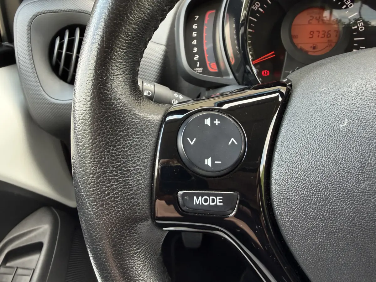 1.0 VTi Shine / Leder / Camera / Cruise Control / Stoelverwarming /
