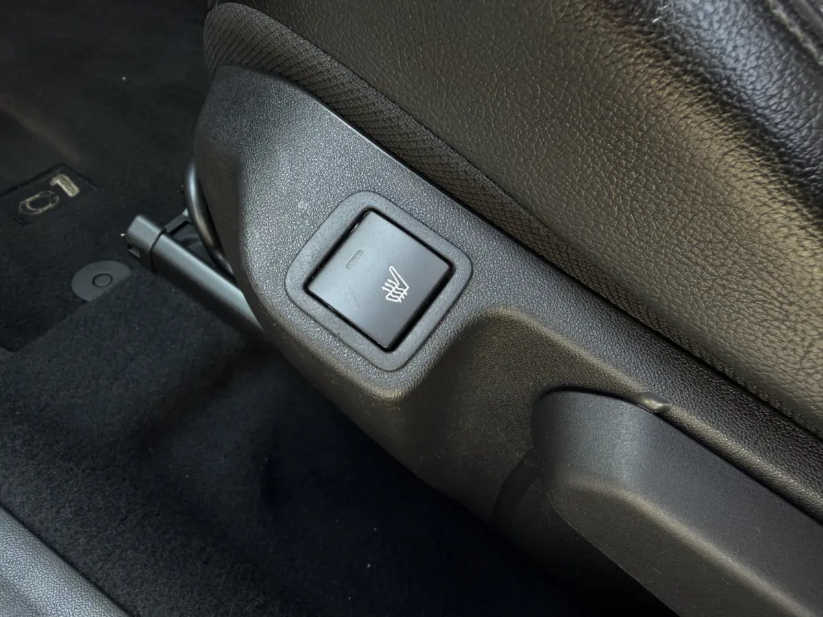 1.0 VTi Shine / Leder / Camera / Cruise Control / Stoelverwarming /