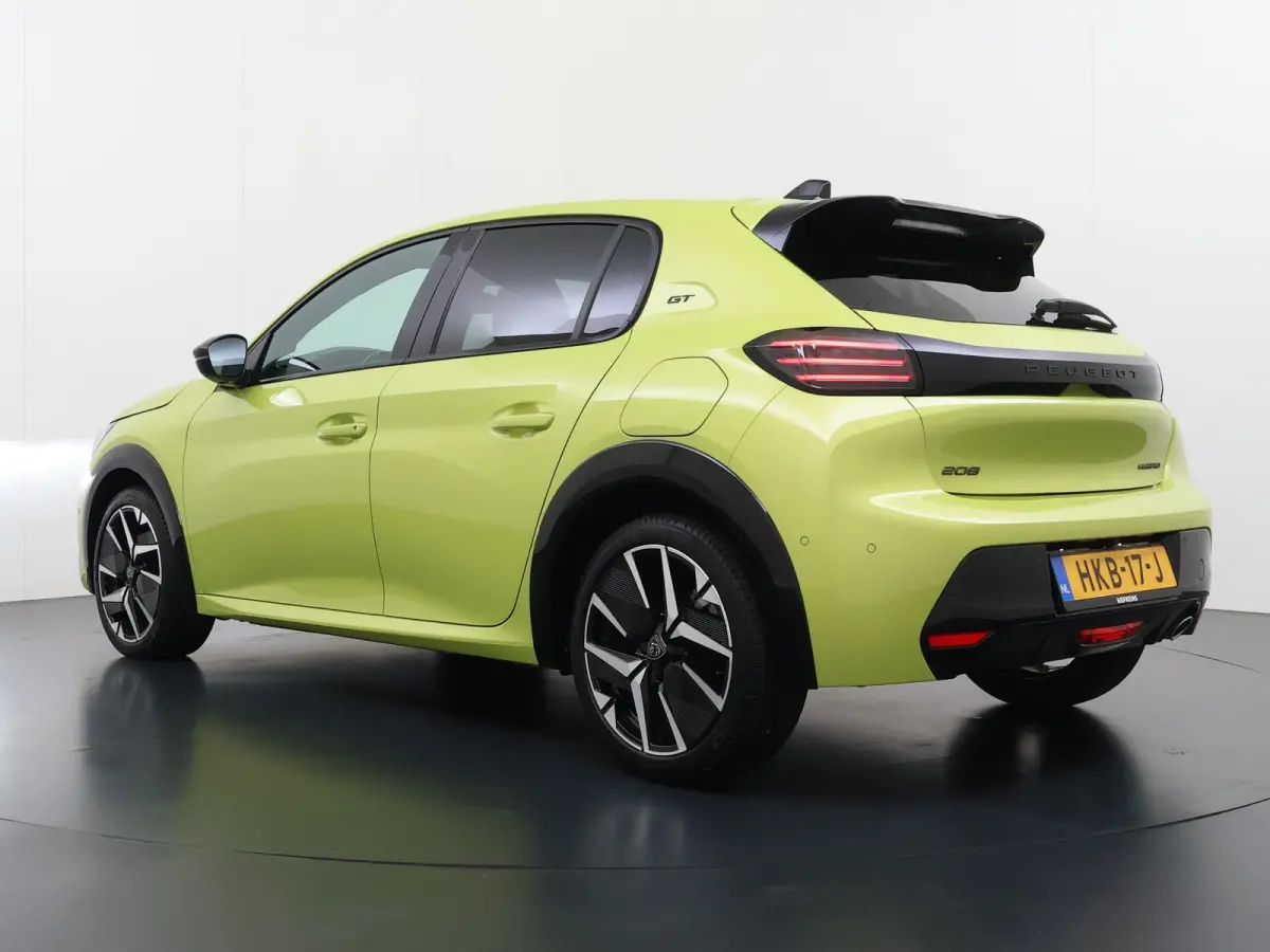 GT 110pk Hybrid Automaat | Navigatie | 360 camera | Cruise control adaptief | Keyless start | 17 inch lichtmetalen velgen | Apple Carplay en Android auto draadloos
