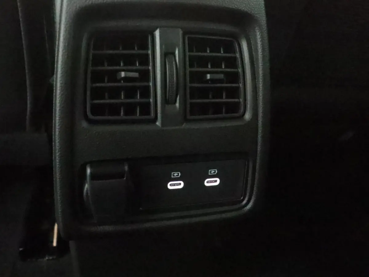 techno TCe 115 | Pack winter | Pack advanced driving assist | Pack light & sound |