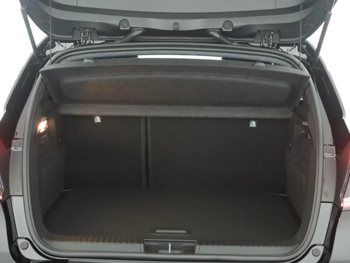 techno TCe 115 | Pack winter | Pack advanced driving assist | Pack light & sound |