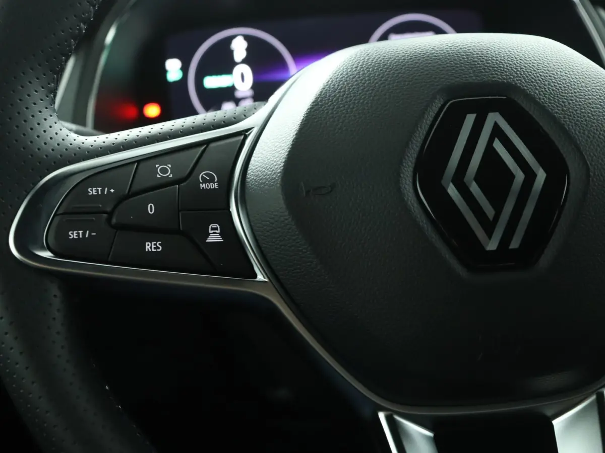 techno TCe 115 | Pack winter | Pack advanced driving assist | Pack light & sound |
