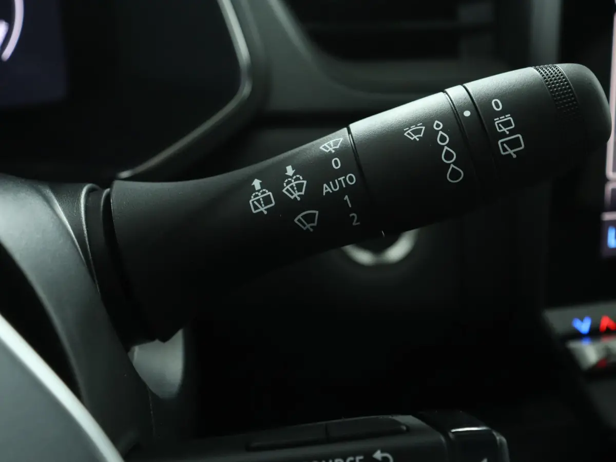 techno TCe 115 | Pack winter | Pack advanced driving assist | Pack light & sound |