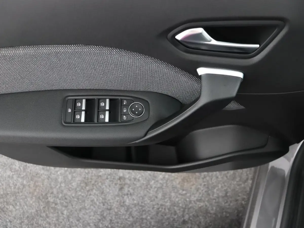 techno TCe 115 | Pack advanced driving assist | Pack winter | All-seasonbanden |