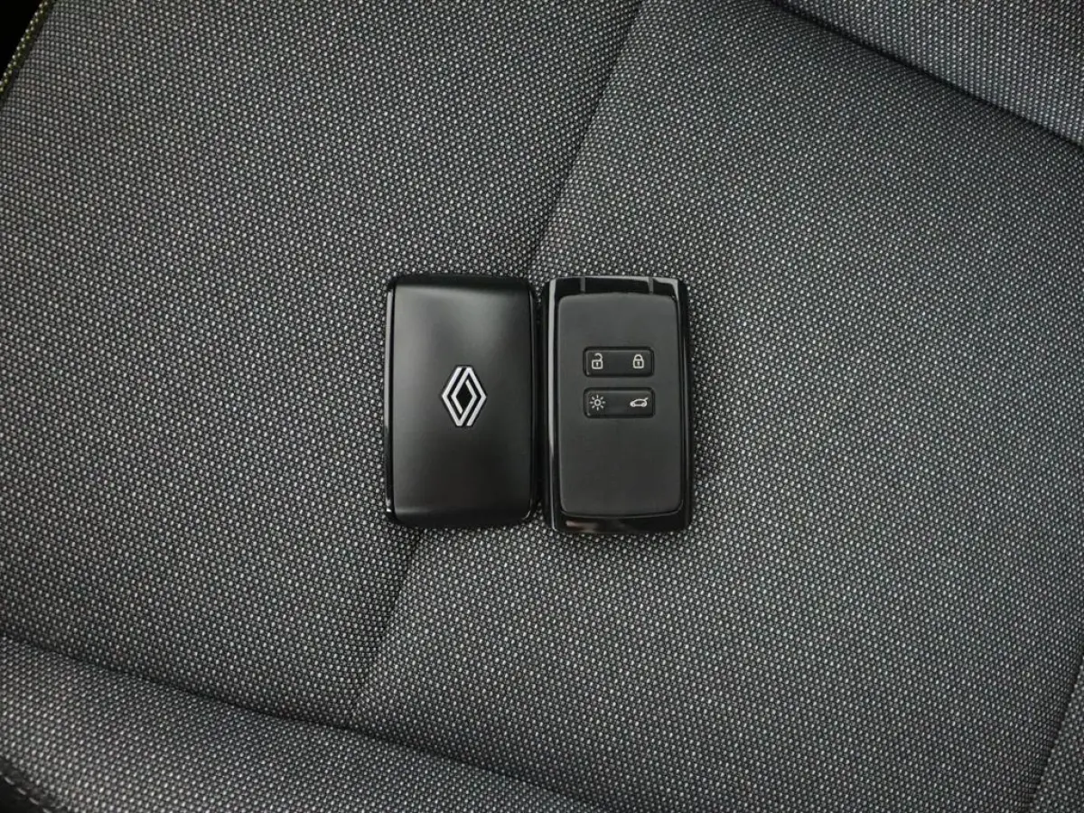 techno TCe 115 | Pack advanced driving assist | Pack winter | All-seasonbanden |