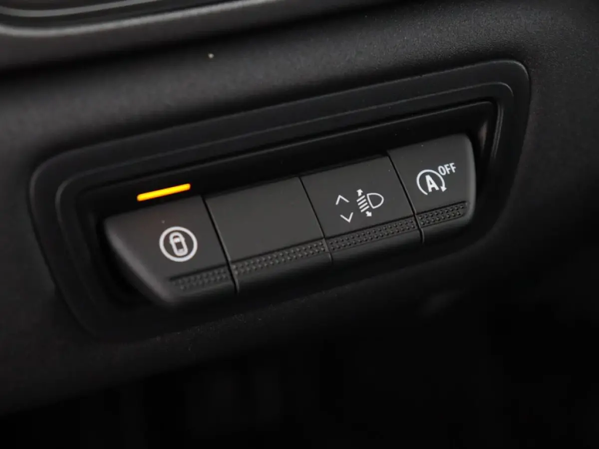 techno TCe 115 | Pack advanced driving assist | Pack winter | All-seasonbanden |