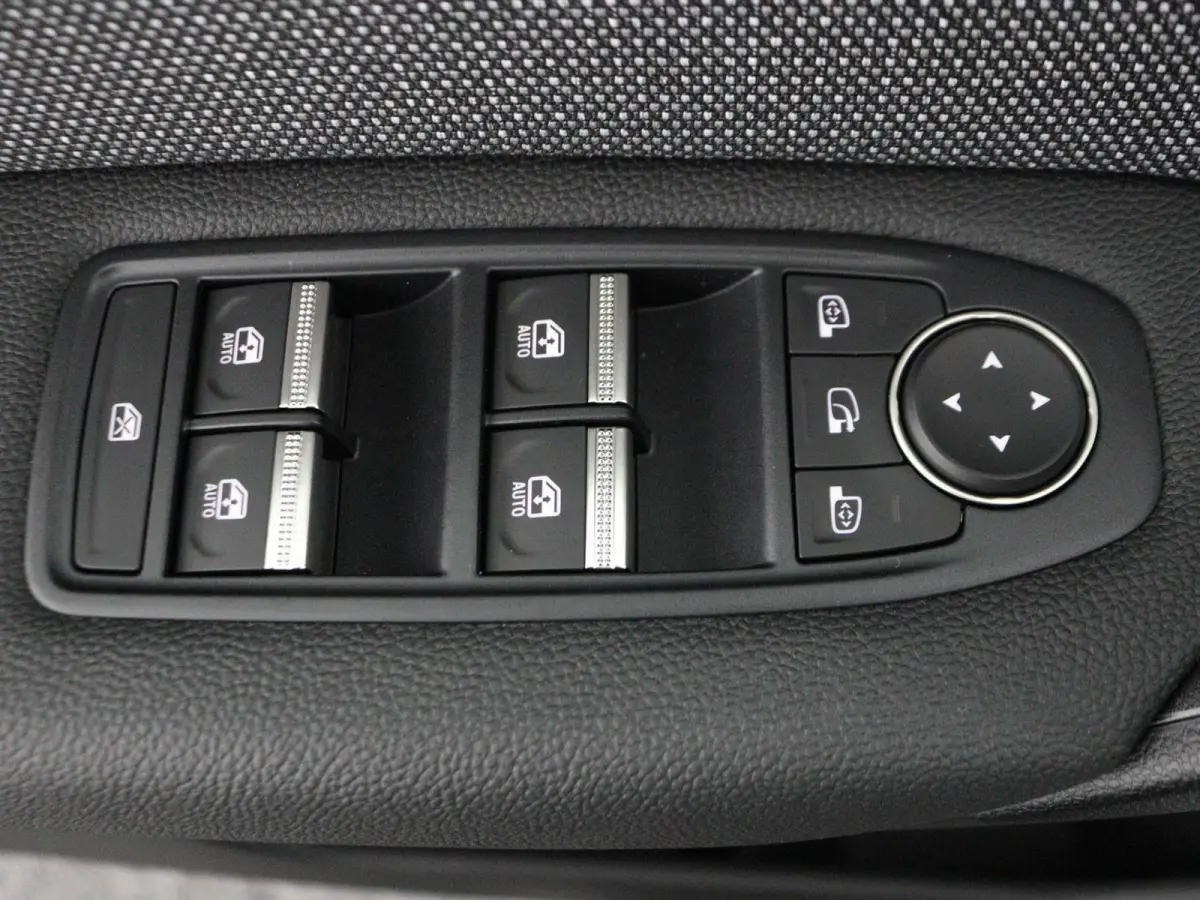 techno TCe 115 | Pack advanced driving assist | Pack winter | All-seasonbanden |