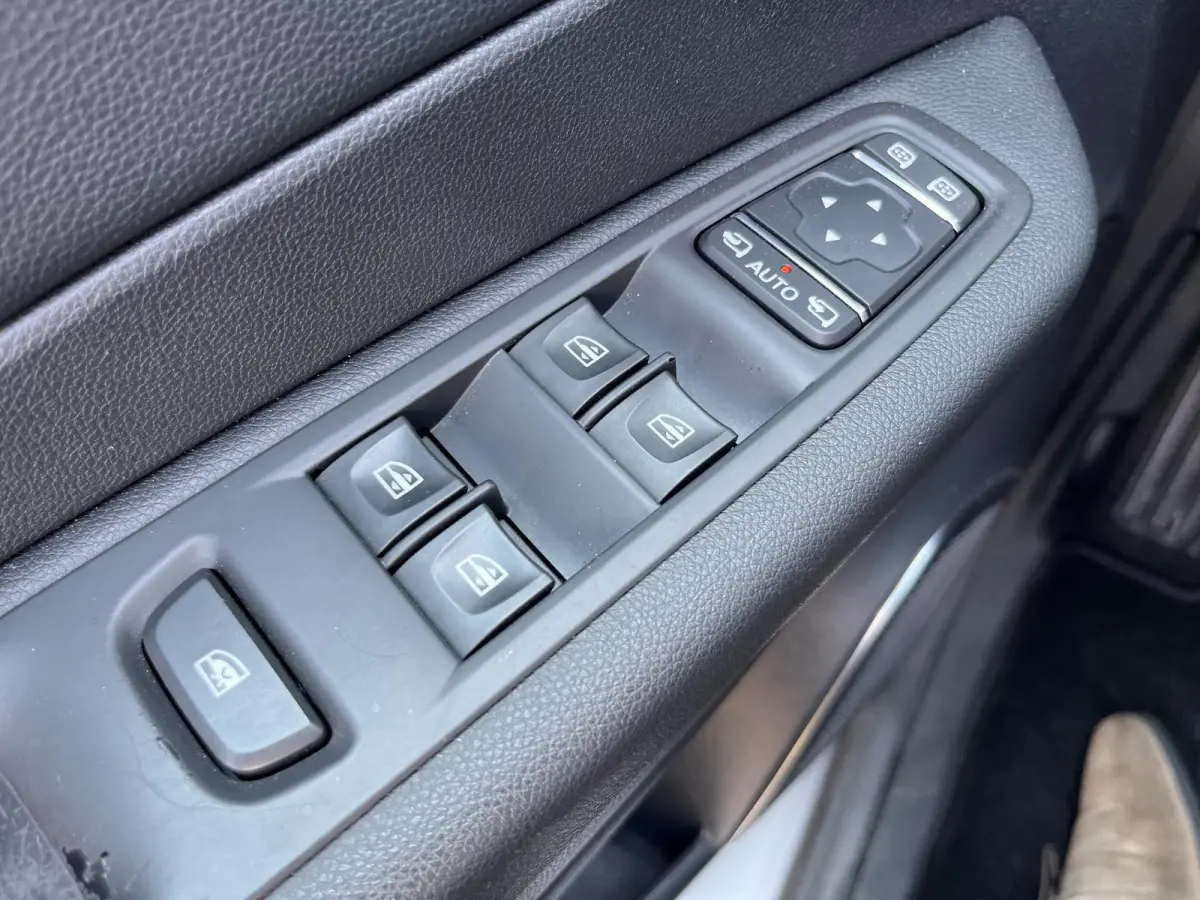 0.9 TCe Bose | Climate Control | Cruise Control | Trekhaak | Achteruitrijcamera | Navigatie |