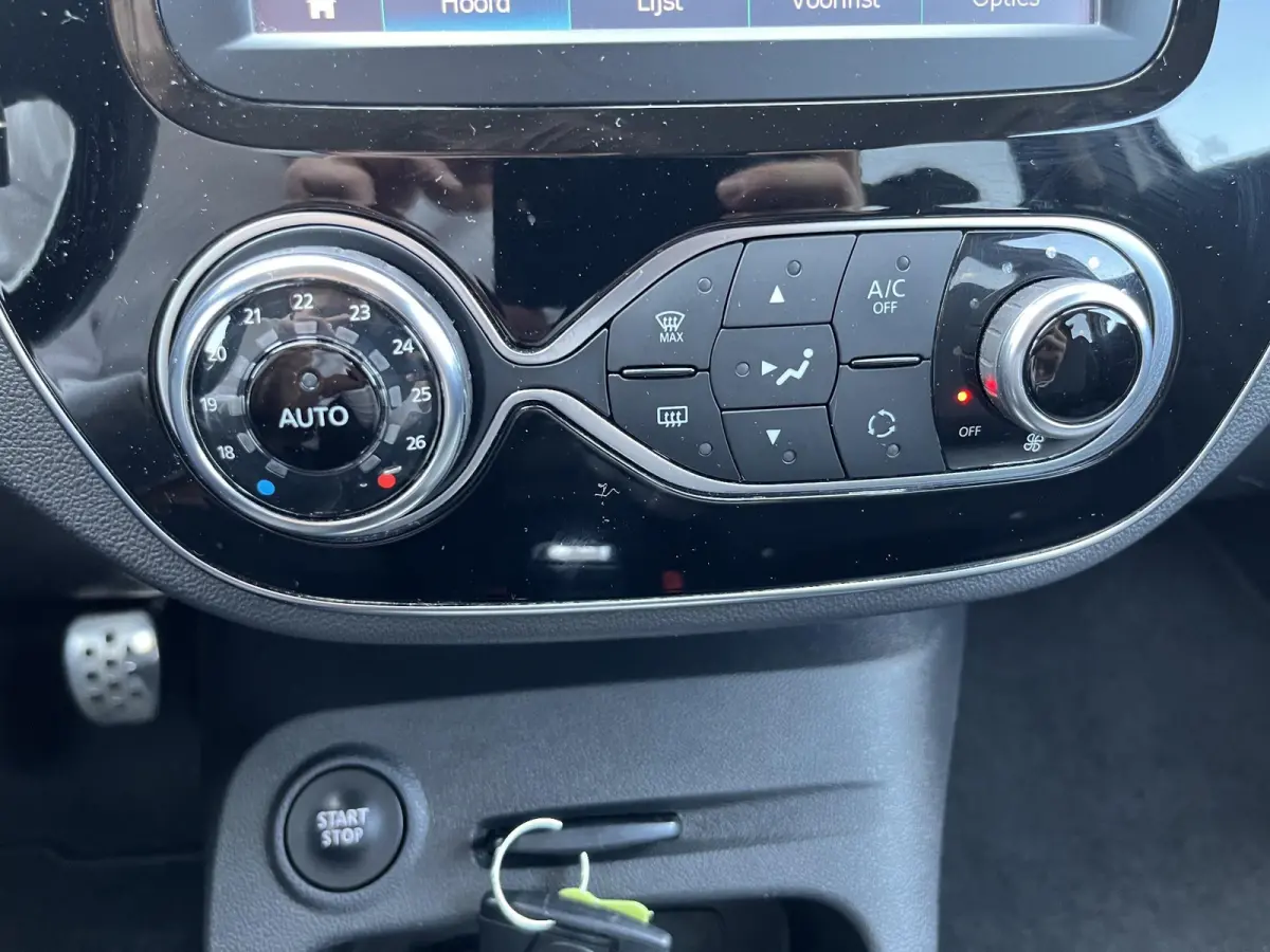 0.9 TCe Bose | Climate Control | Cruise Control | Trekhaak | Achteruitrijcamera | Navigatie |