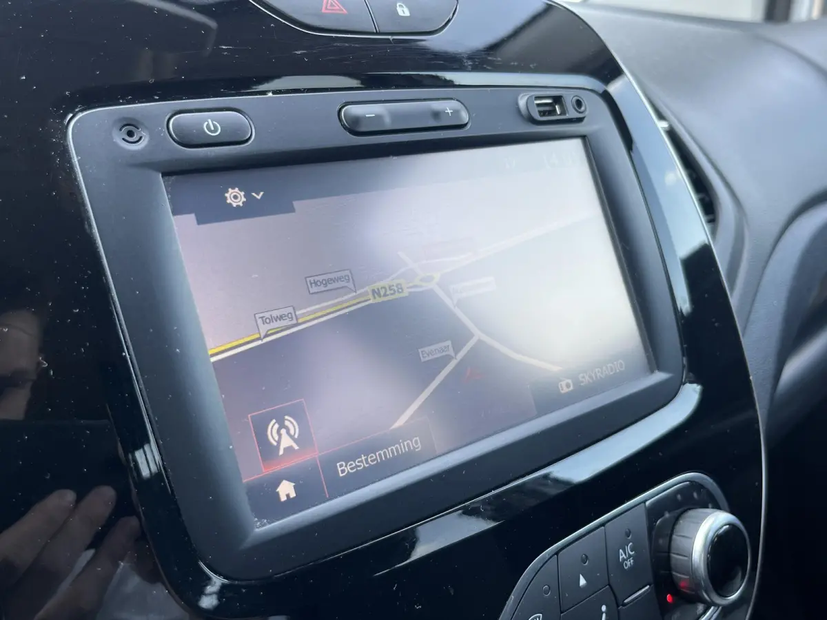 0.9 TCe Bose | Climate Control | Cruise Control | Trekhaak | Achteruitrijcamera | Navigatie |