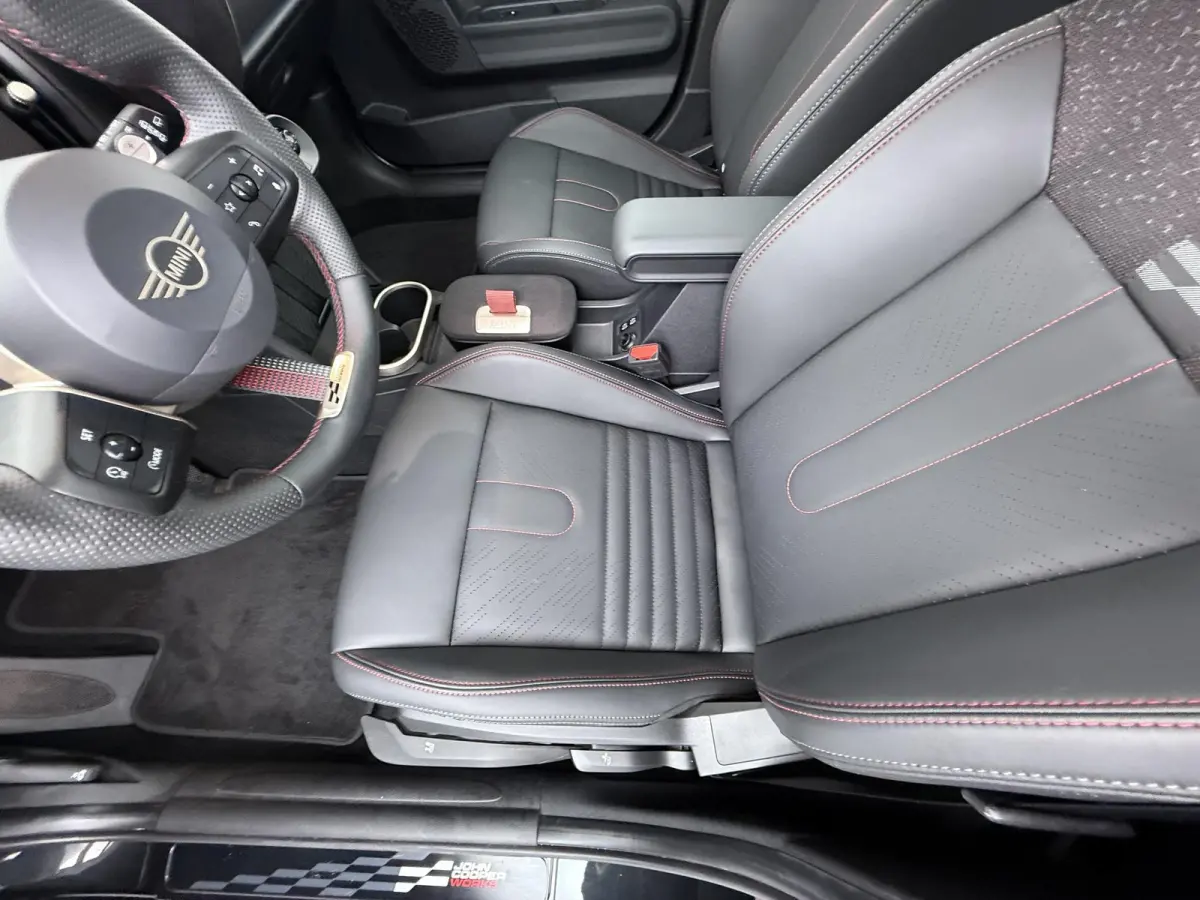 Cooper C John Cooper Works| Pakket-M | Panoramadak | Harman/Kardon | Head-Up Display | Stoelverwarming |