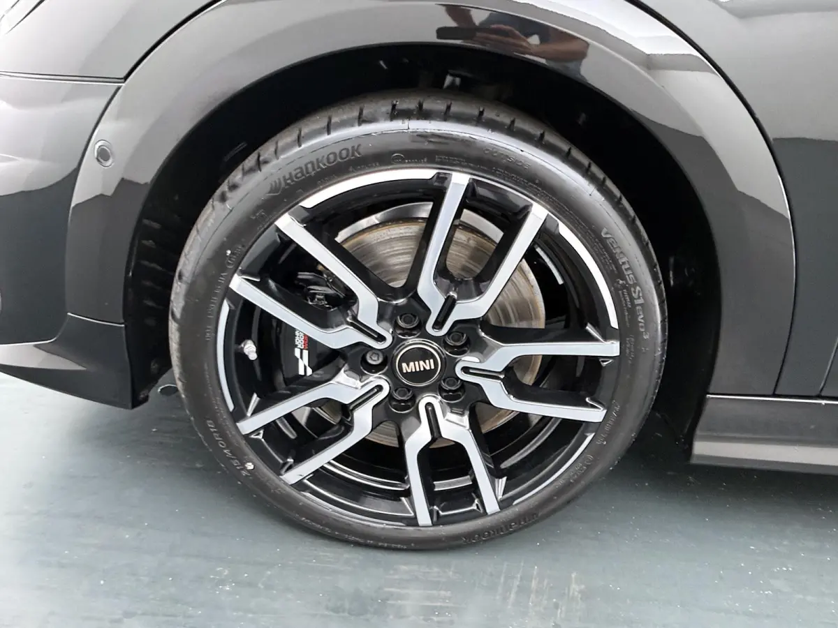 Cooper C John Cooper Works| Pakket-M | Panoramadak | Harman/Kardon | Head-Up Display | Stoelverwarming |