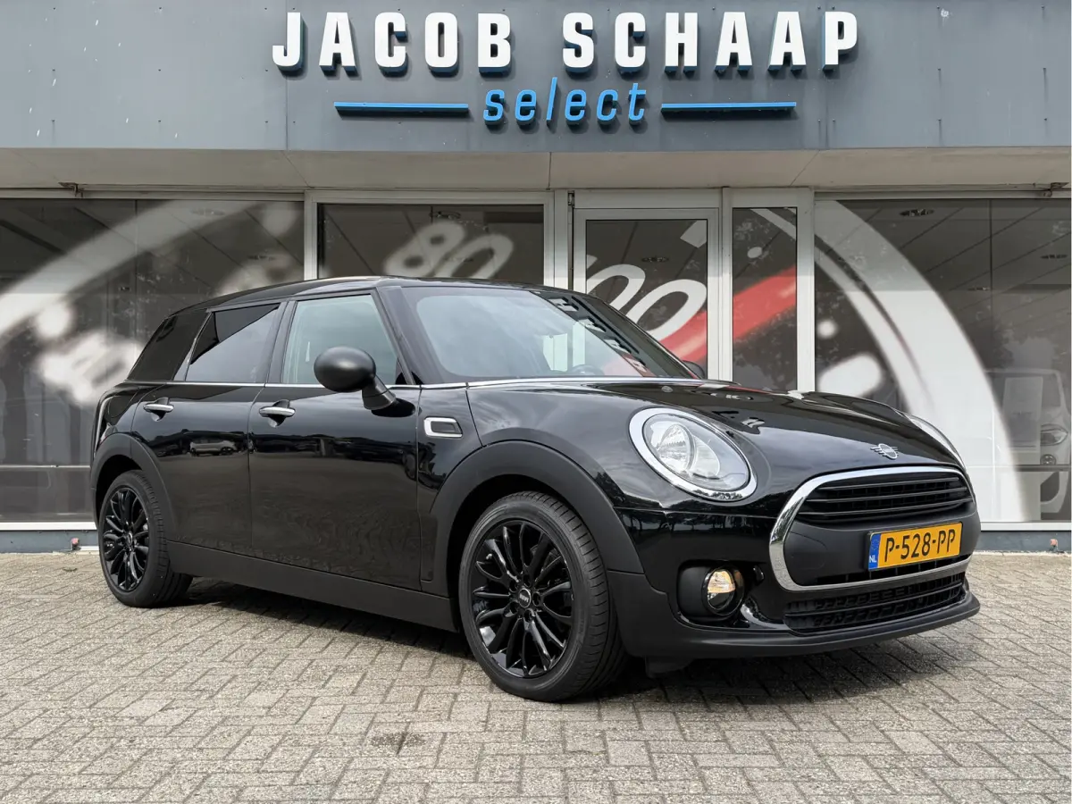 1.5 One / Automaat / Stoelverwarming / 17'' LM / Sensoren achter /