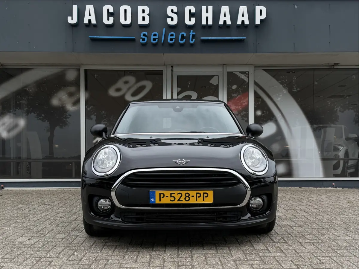 1.5 One / Automaat / Stoelverwarming / 17'' LM / Sensoren achter /